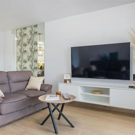 Casa Zuza - Ac, Heated Pool, 2 Terraces, 2 Bedrooms & Bathrooms, Tv Channels 아파트